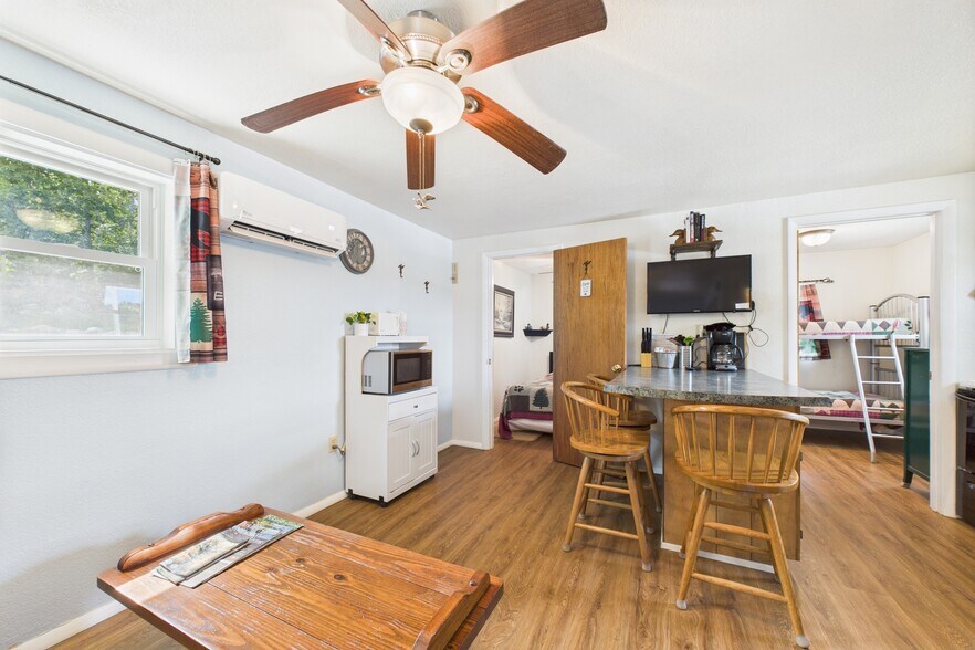 More Photos Of 141 County Road 851, Elizabeth Hotel For Sale