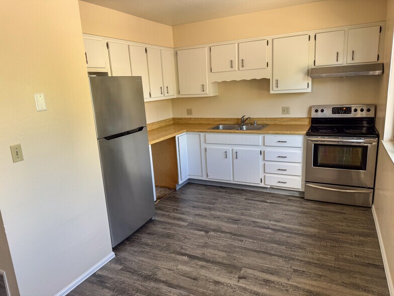 More Photos Of 5540 Bowden Loop, Colorado Springs Apartments For Sale