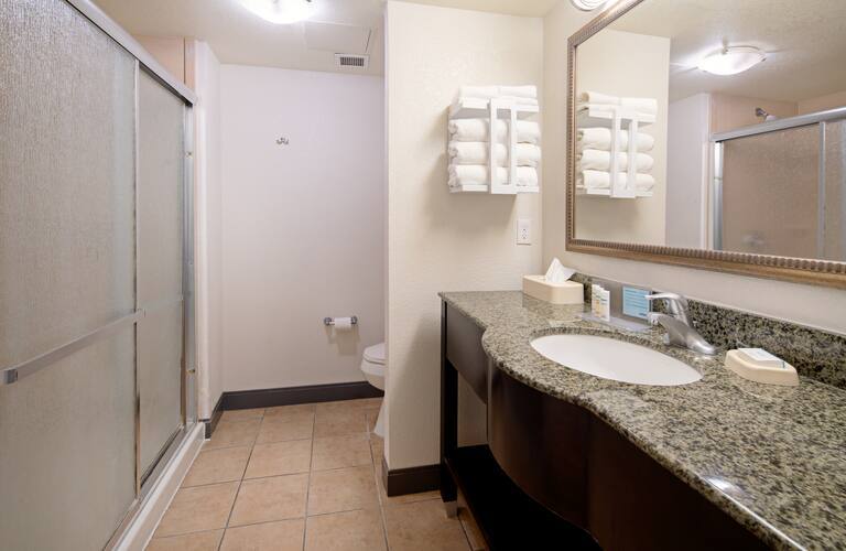 More Photos Of 7941 E Brundage Ln, Bakersfield Hotel For Sale