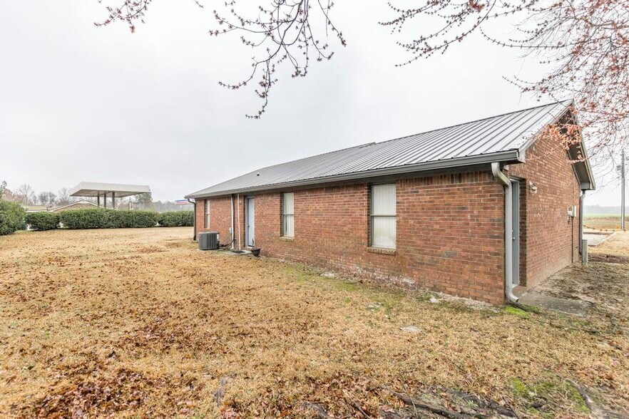 More Photos Of 231 Riverview, Oglethorpe Office For Sale