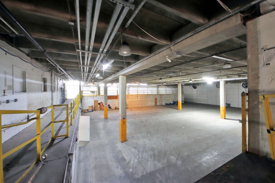 More Photos Of 1650 NW 23rd Ave, Fort Lauderdale Warehouse For Lease