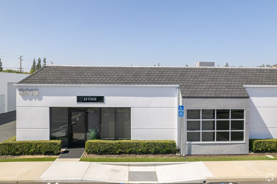 More Photos Of 3960 Prospect Ave, Yorba Linda Light Manufacturing For Lease