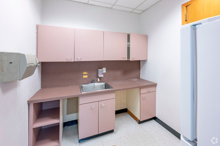 More Photos Of 1100 Stewart Ave, Garden City General Retail For Sale