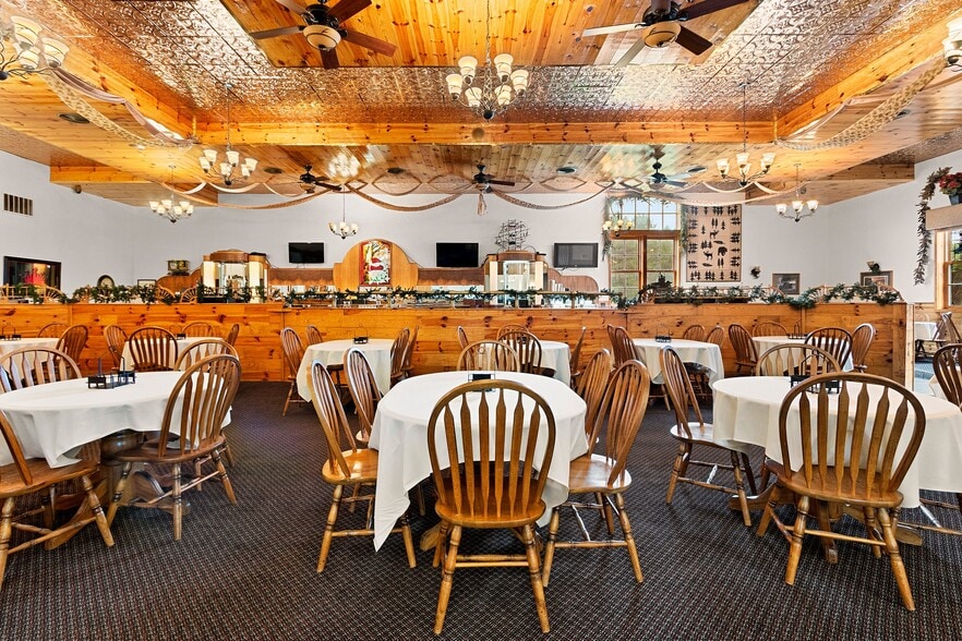 More Photos Of W10508 Kottke Rd, Crivitz Restaurant For Sale