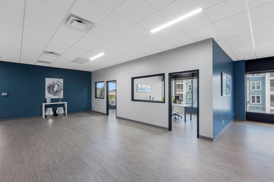 More Photos Of 18401 US Highway 19 N, Clearwater Office For Sale