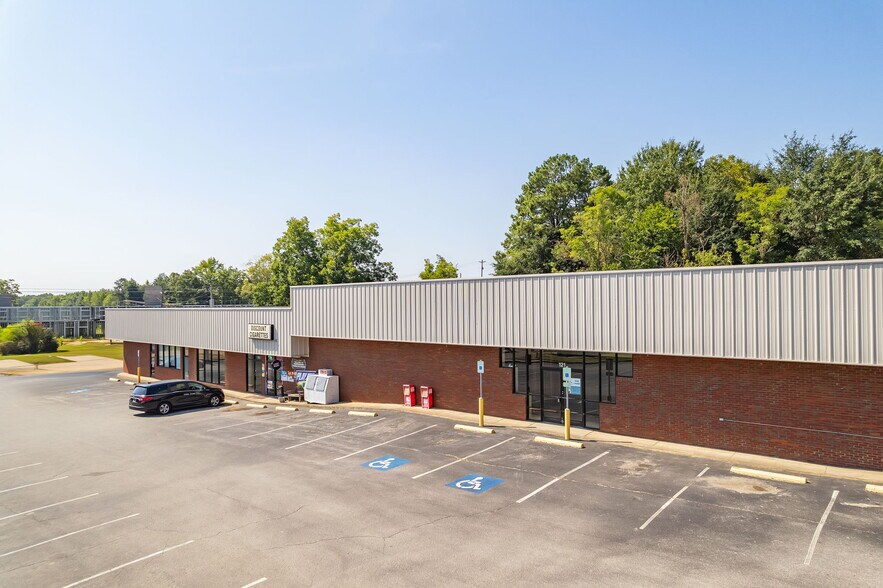 More Photos Of 121 Whitley Ave, Henderson Supermarket For Lease