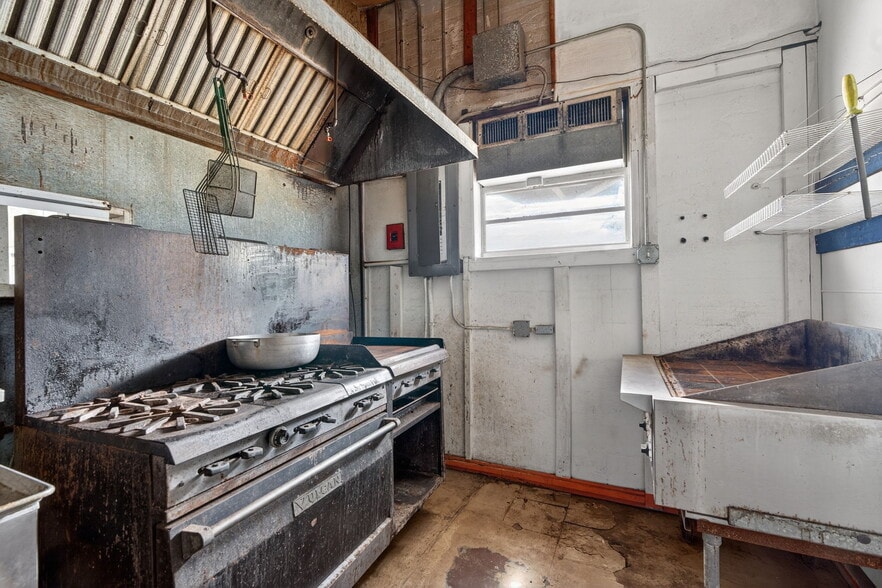 More Photos Of 800 S US 301, Sumterville Restaurant For Sale