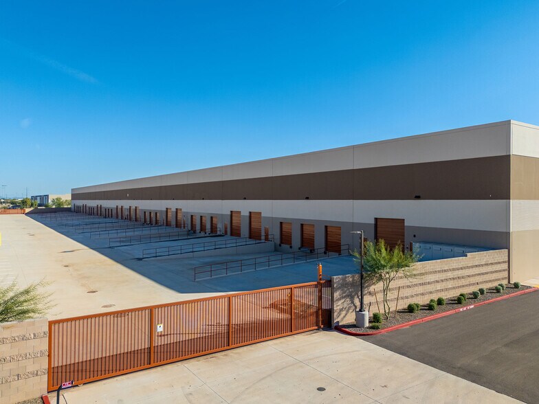 More Photos Of 13280 W Rioglass Solar Rd, Surprise Warehouse For Lease