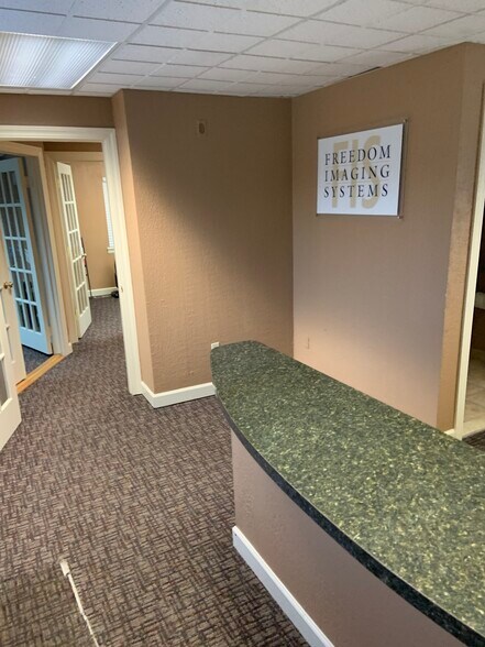 More Photos Of 410 W Grand River Ave, Brighton Medical For Lease