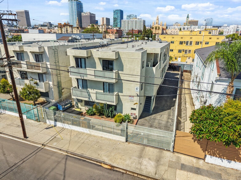 More Photos Of 2763 San Marino St, Los Angeles Apartments For Sale