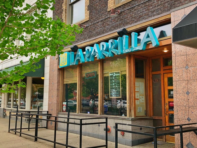 More Photos Of 724 S Massachusetts St, Lawrence Storefront Retail Residential For Lease