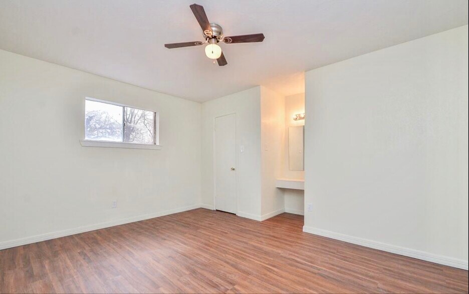 More Photos Of 122 E Crosstimbers St, Houston Apartments For Sale