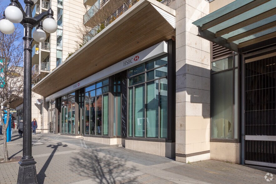 More Photos Of 707 Courtney St, Victoria Apartments For Lease