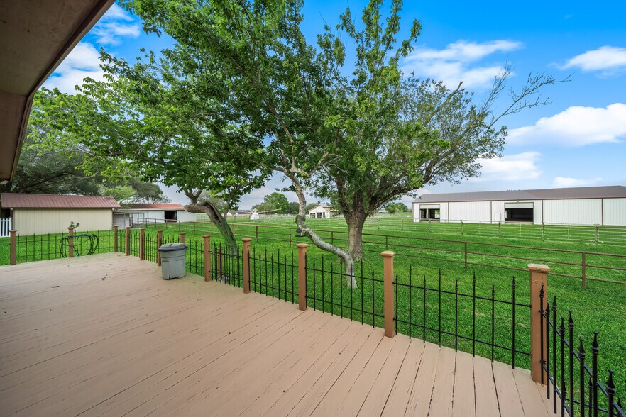 More Photos Of 119 FM 1891, Shiner Land For Sale