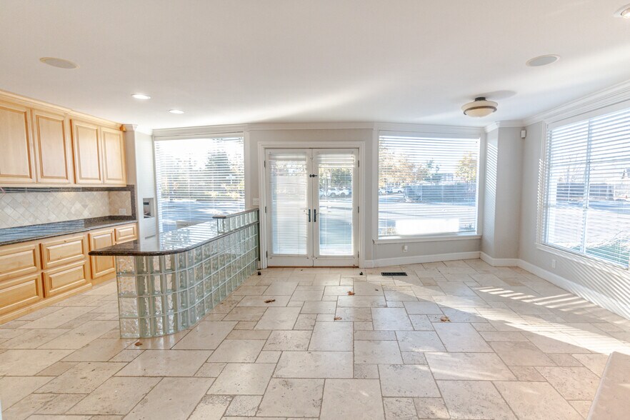 More Photos Of 579 E Campbell Ave, Campbell Office For Lease