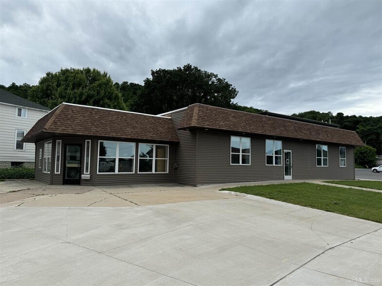 Primary Photo Of 601 W Munising Ave, Munising Medical For Sale