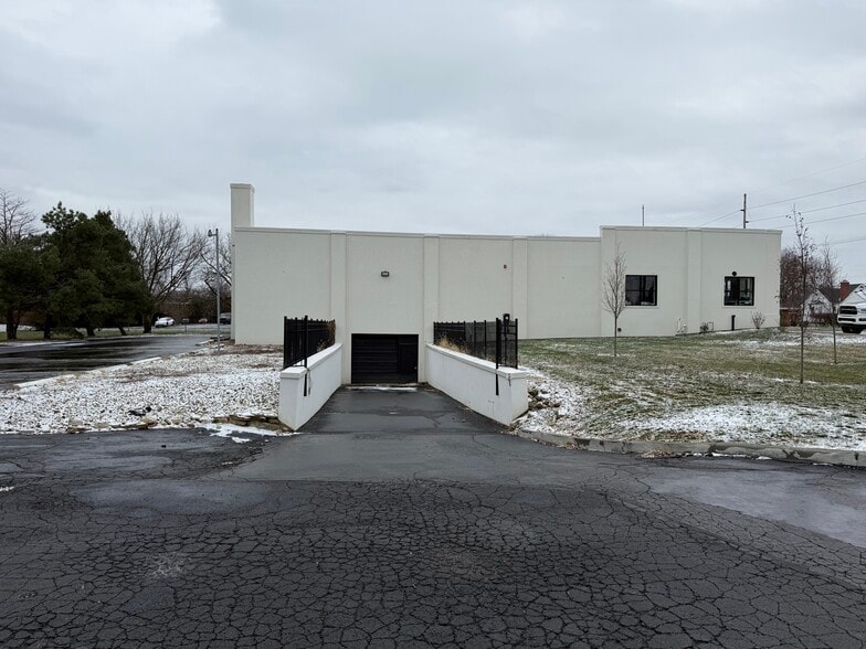 More Photos Of 1922 S Smithville Rd, Dayton Freestanding For Sale