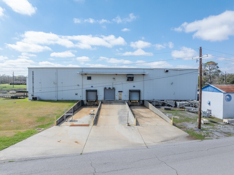 More Photos Of 605 Wilfred Landry St, Delcambre Warehouse For Sale
