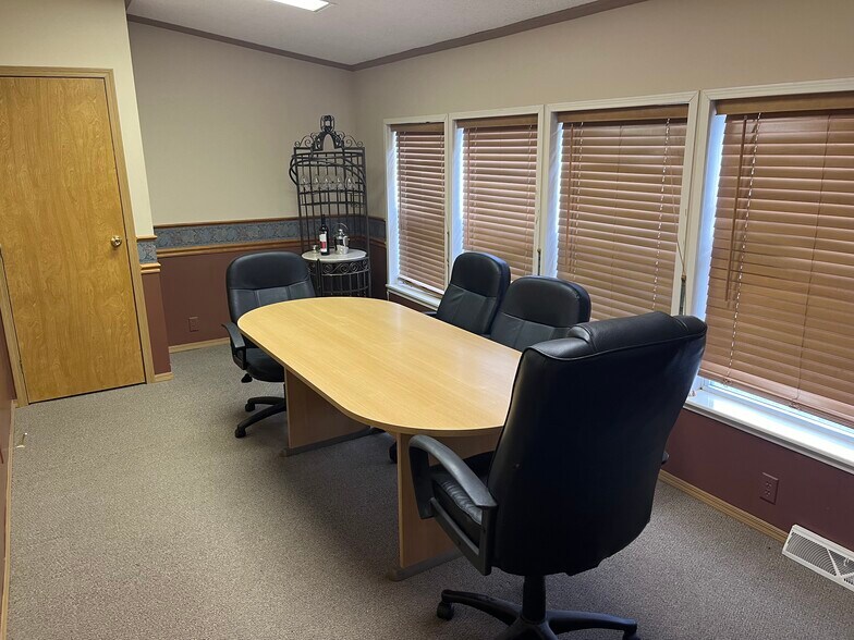 More Photos Of 810 N Birch St, Kalkaska Office For Sale
