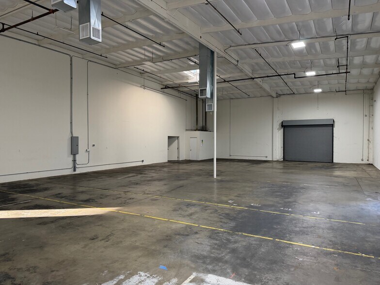 More Photos Of 2105 Edwards Ave, South El Monte Showroom For Lease