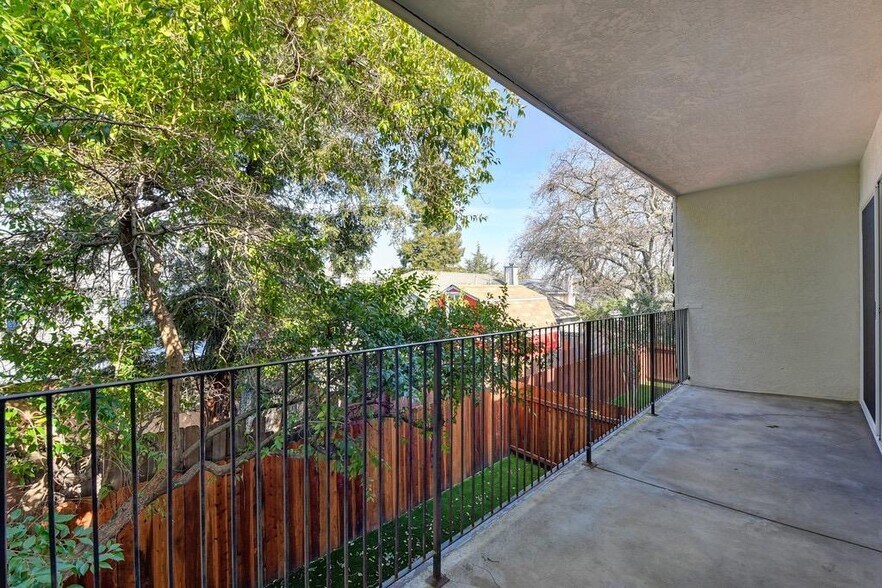 More Photos Of 5372 Garfield Ave, Sacramento Apartments For Sale