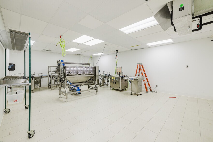 More Photos Of 1120 Hacienda Ranch Rd, Wells Truck Terminal For Sale