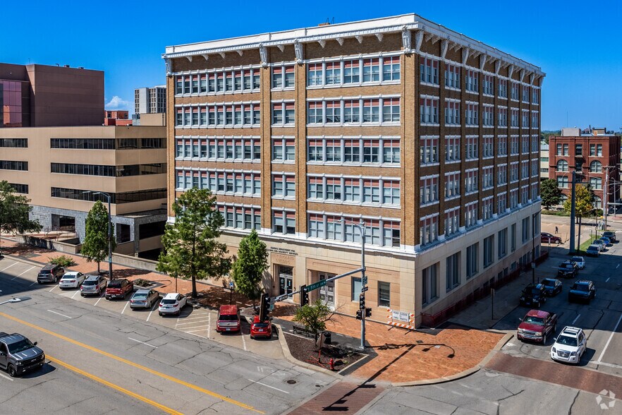More Photos Of 503 S Kansas Ave, Topeka Office For Sale