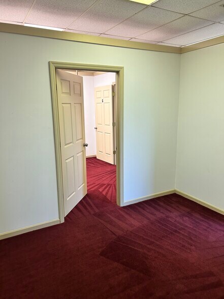 More Photos Of 1619 Hampton Ave NW, Aiken Office For Lease