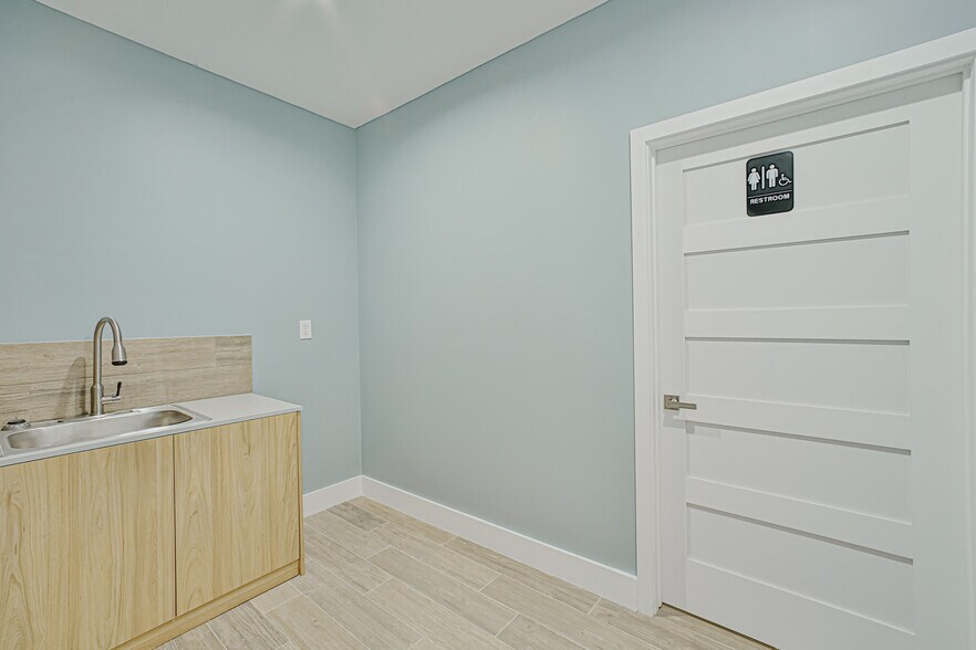 More Photos Of 4108 Dawn St, Houston Industrial For Lease