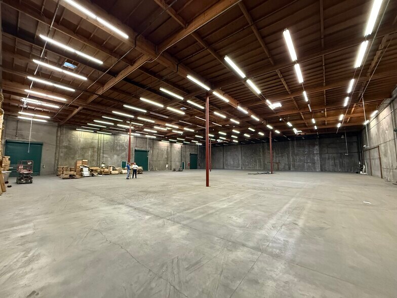 More Photos Of 77 Hamilton Dr, Novato Warehouse For Lease