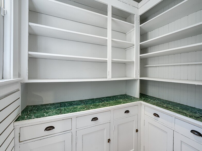 More Photos Of 1124 Grand Ave, Saint Paul Freestanding For Sale