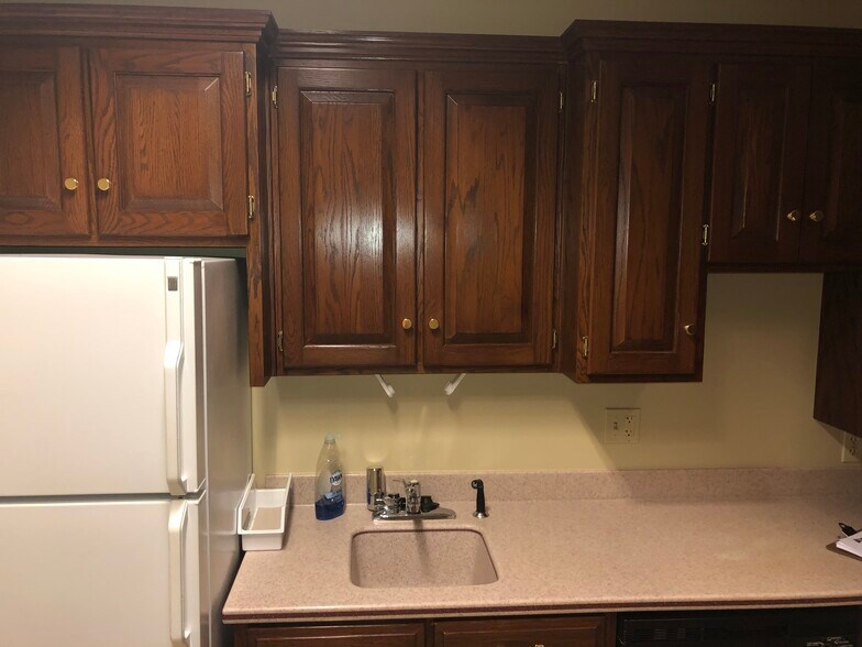 More Photos Of 1620 Southridge Dr, Jefferson City Medical For Lease