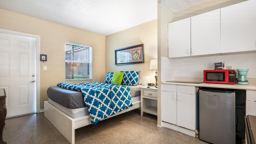 More Photos Of 3405 N Ocean Dr, Hollywood Hotel For Sale