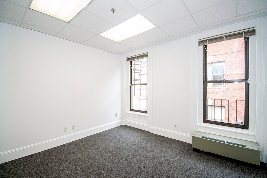 More Photos Of 2 Park Plz, Boston Office For Lease