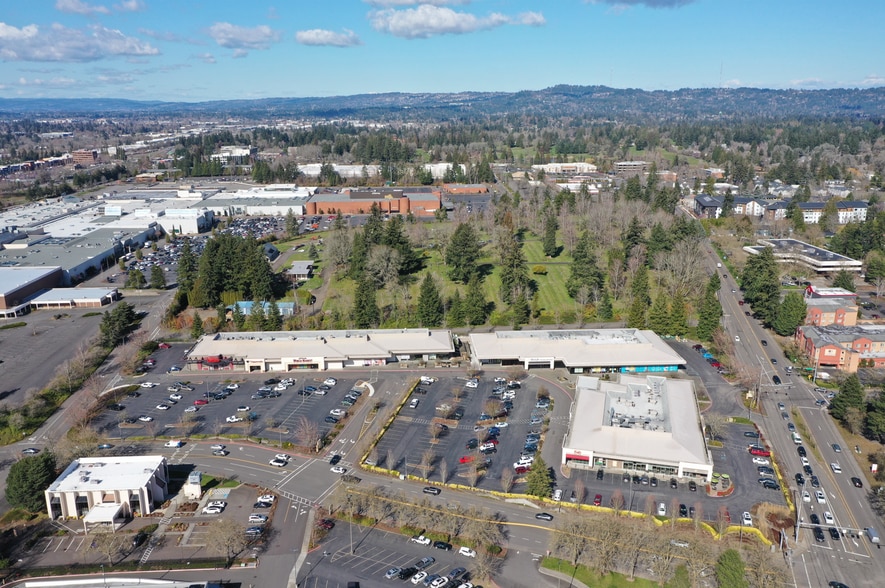 More Photos Of 10100-10124 SW Washington Square Rd, Tigard General Retail For Lease