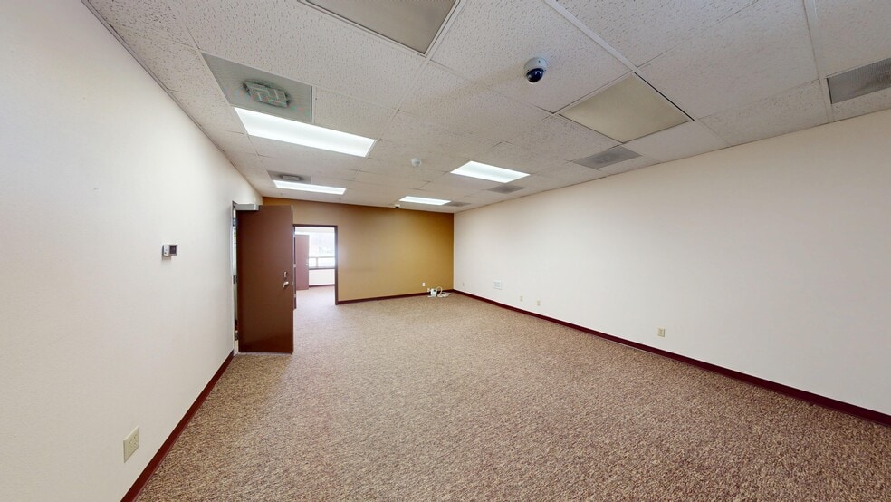 More Photos Of 324 E Washington Ave, Riverton Office For Sale