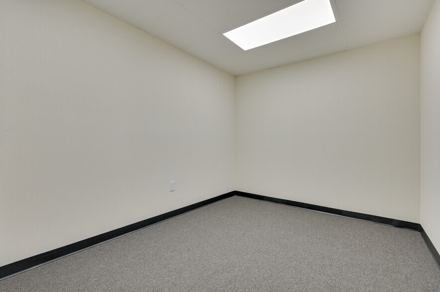 More Photos Of 5190 Arville St, Las Vegas Manufacturing For Sale