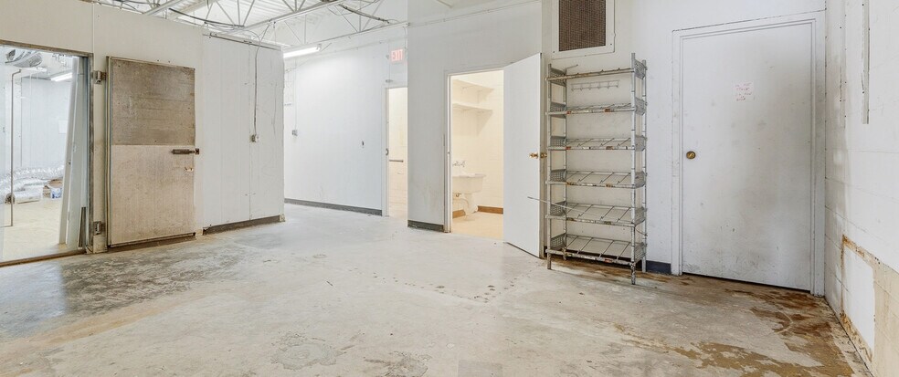 More Photos Of 180 Willey St, Morgantown Storefront For Sale