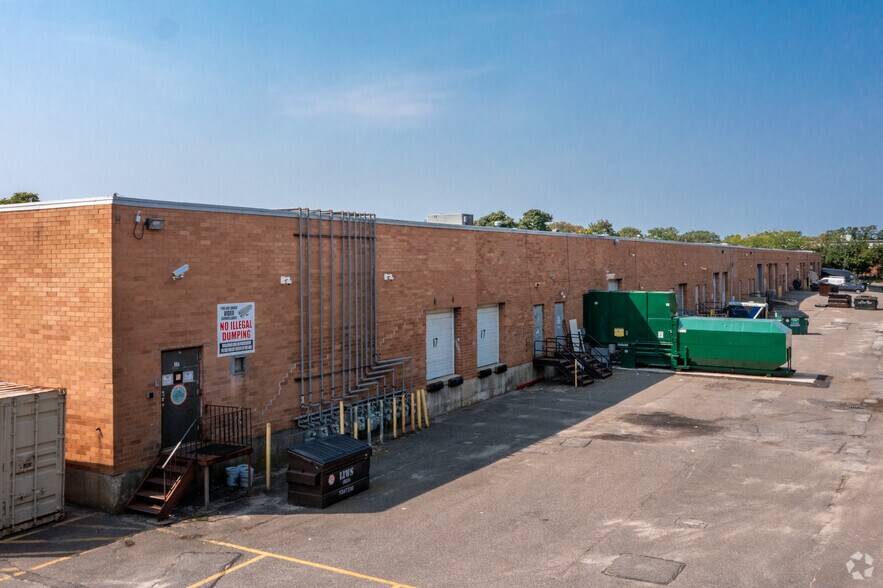 More Photos Of 40 Oser Ave, Hauppauge Warehouse For Lease