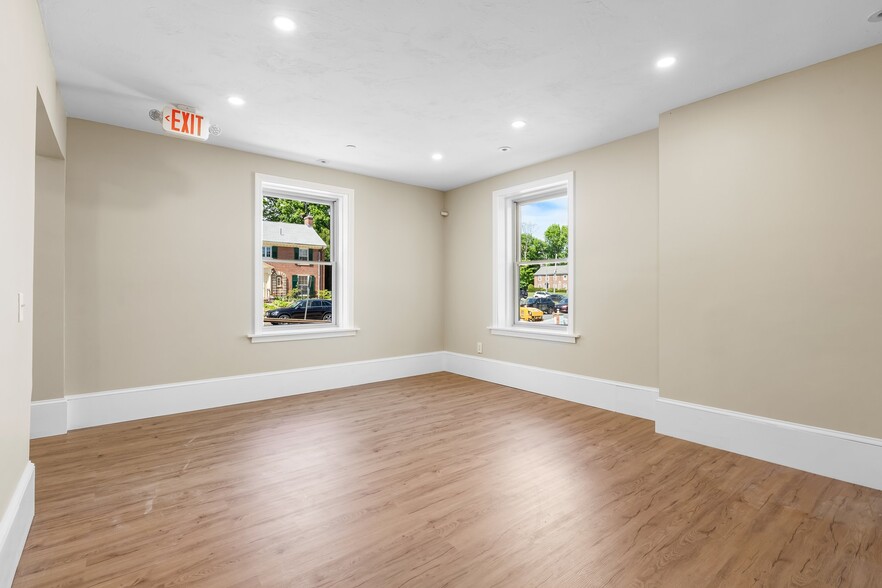 More Photos Of 6 Windsor St, Andover Office For Sale