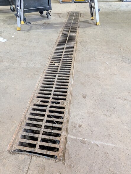 More Photos Of 1981 Belford North Dr, Belvidere Warehouse For Lease