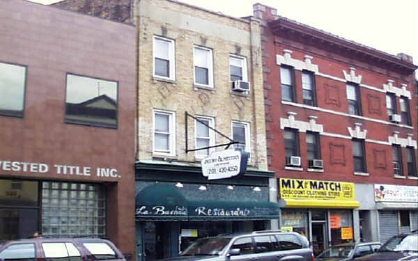 More Photos Of 646 Newark Ave, Jersey City Storefront Retail Residential For Lease
