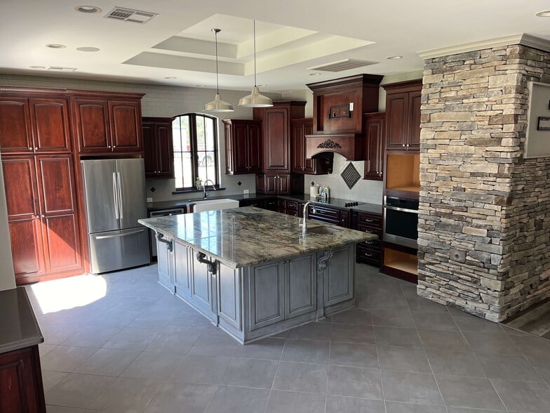 More Photos Of 1715 Northpark Dr, Kingwood Storefront For Lease