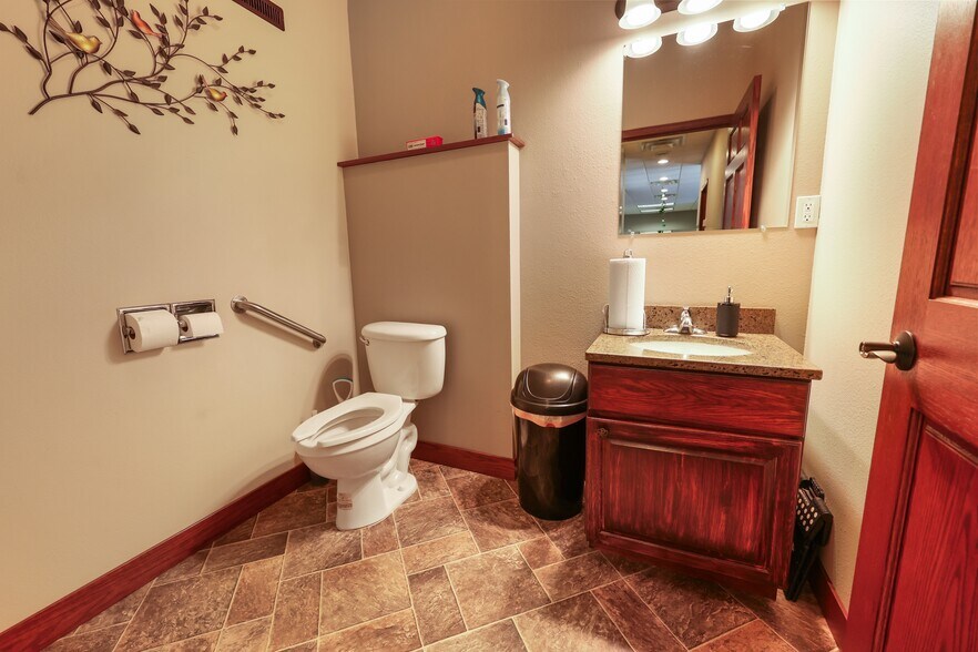 More Photos Of 20 S 32nd Ave S, Saint Cloud Office For Sale