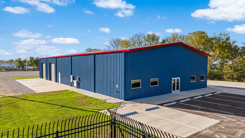 More Photos Of 4505 Malone Rd, Memphis Warehouse For Lease