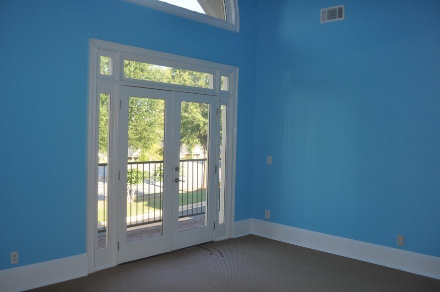 More Photos Of 4330 S Lee St, Buford Medical For Lease