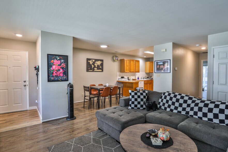 More Photos Of 306 E Foothill Blvd, Glendora Apartments For Sale