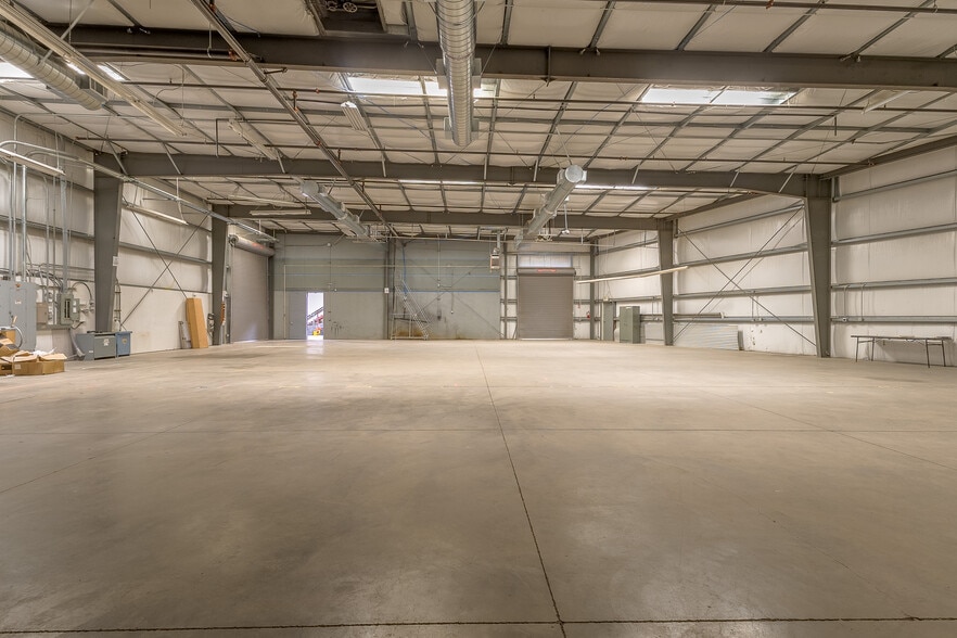 More Photos Of 481 Aaron St, Cotati Warehouse For Lease