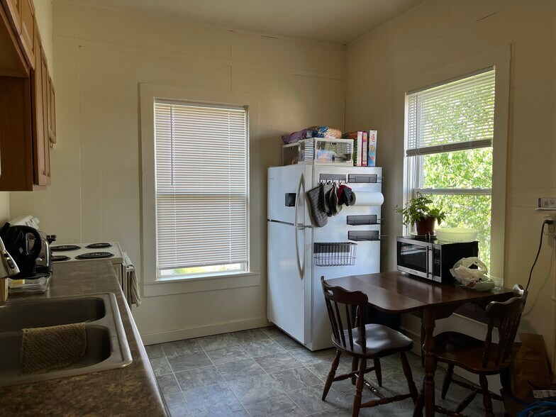 More Photos Of 1040 7th Ave, Baldwin Apartments For Sale