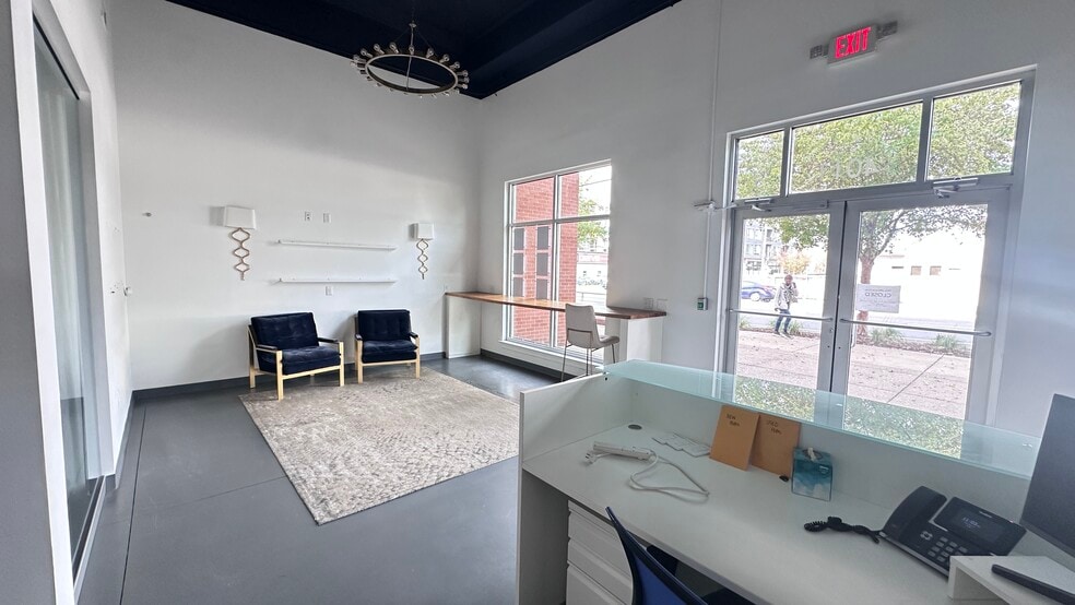 More Photos Of 4011 Charlotte Ave, Nashville Storefront For Lease